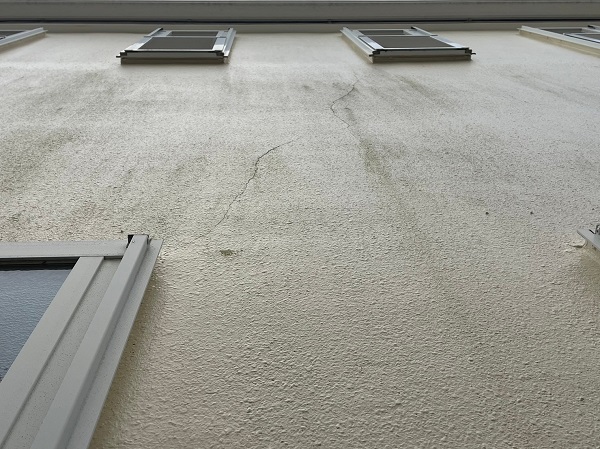 神奈川県藤沢市・M様　外壁塗装・屋根塗装　雨漏りが起きていました (4)